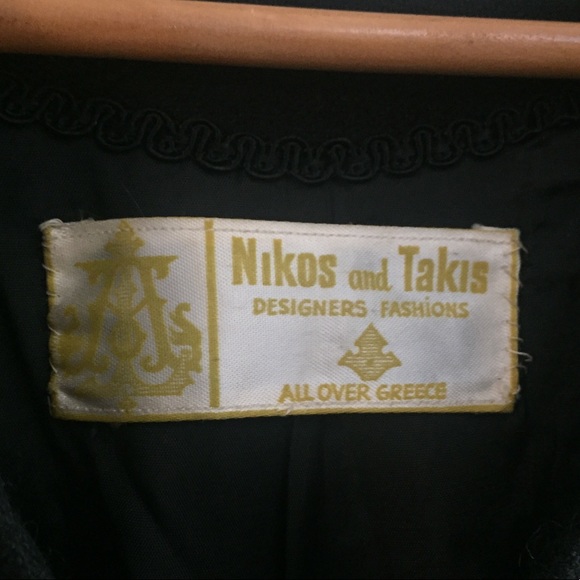 Vintage Nikos and Takis Cape - Picture 7 of 8